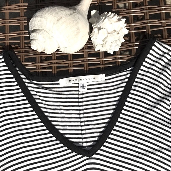 Max Studio Hi Lo Black and Cream Striped V-neck Long Sleeve Top Size Medium - Picture 6 of 11